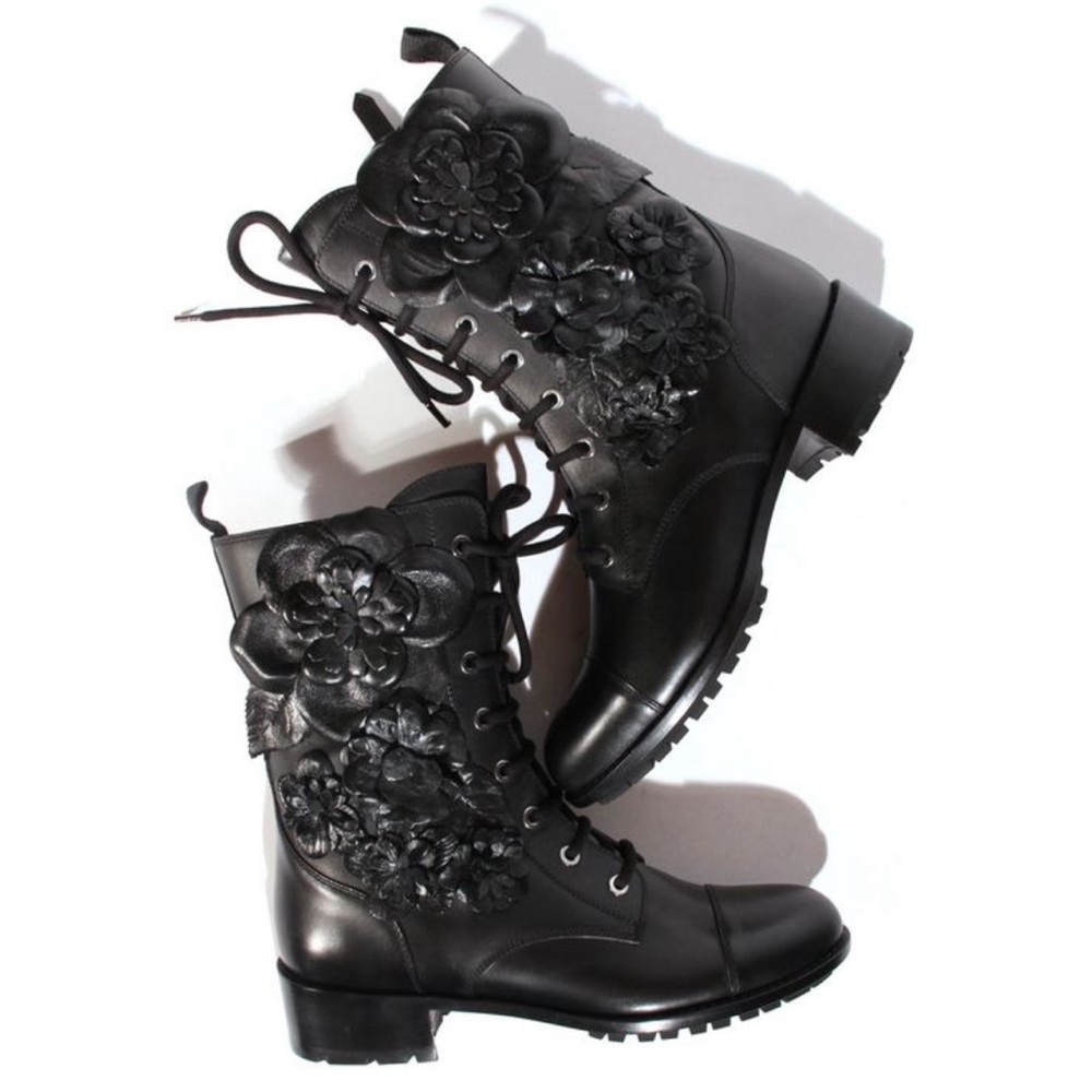 VALENTINO GARAVANI FLOWER COMBAT BOOT BLACK LEATHER